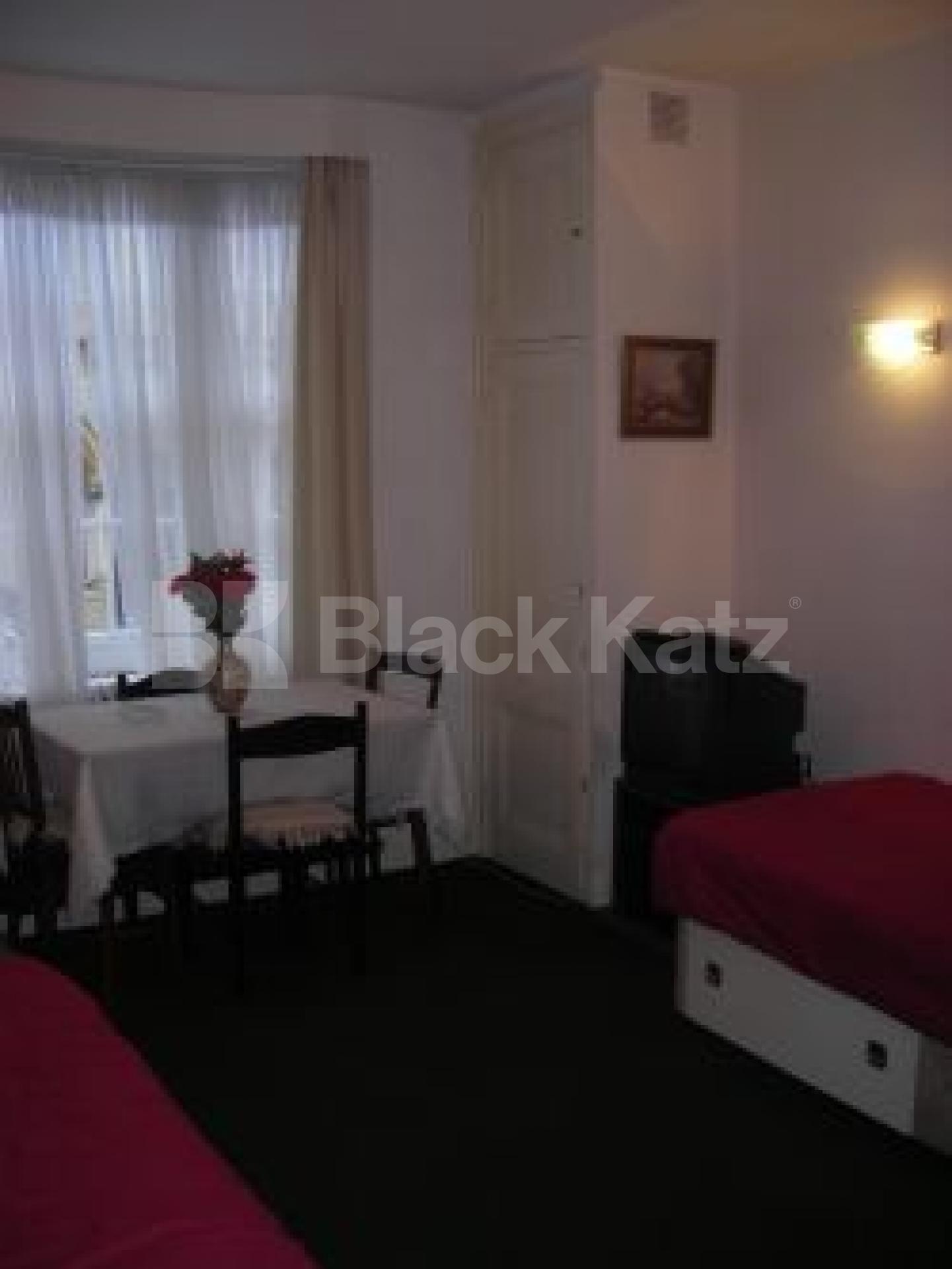 			New Instruction, Studio Apartment, 1 bath, 1 reception Flat			 Princess Court, Queensway W2